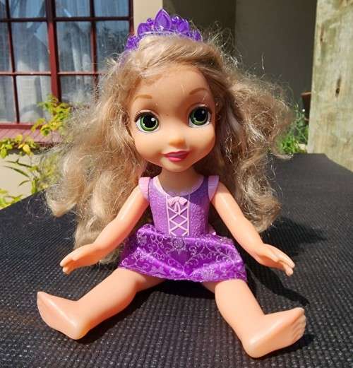 JACKS PACIFIC DISNEY PRINCESS RAPUNZEL DOLL 30CM HIGH