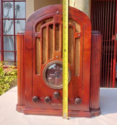 GORGEOUS CIRCA 1934 RCA VICTOR MODEL 128 TUBE RADIO TURNS ON!