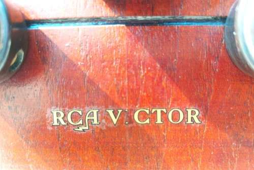 GORGEOUS CIRCA 1934 RCA VICTOR MODEL 128 TUBE RADIO TURNS ON!