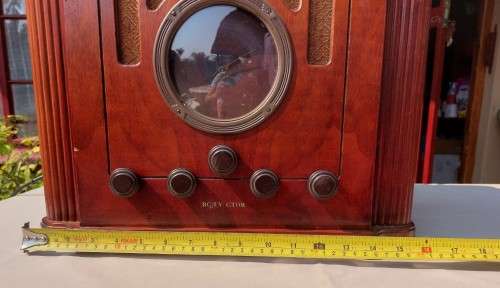 GORGEOUS CIRCA 1934 RCA VICTOR MODEL 128 TUBE RADIO TURNS ON!