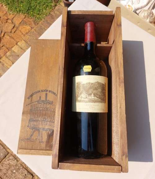 VINTAGE 1983 VRIESENHOF (JAN BOLAND COETZEE) KALLISTA 1,5L BOTTLE IN WOODEN BOX