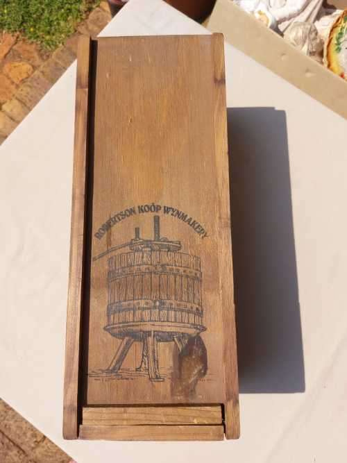 VINTAGE 1983 VRIESENHOF (JAN BOLAND COETZEE) KALLISTA 1,5L BOTTLE IN WOODEN BOX