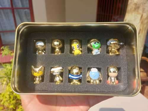 GOGOS PART 1 CRAZY BONES 2010 GOLD SERIES LIMITED EDITION SET OF 10 CHARACTERS