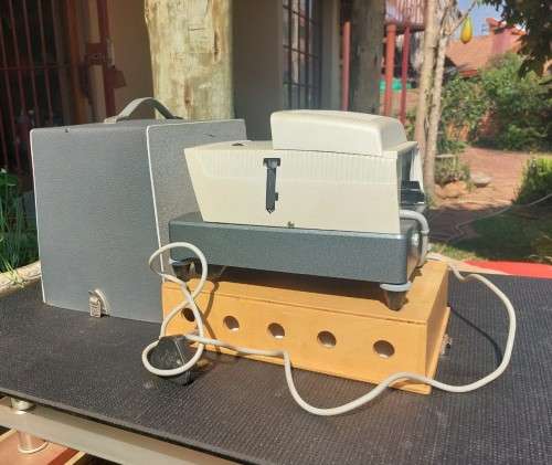 VINTAGE 1950S GERMAN BRAUN PAXIMAT N-12 SLIDE PROJECTOR WORKING