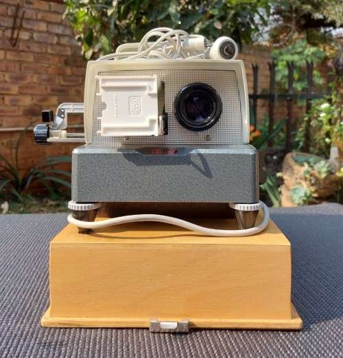VINTAGE 1950S GERMAN BRAUN PAXIMAT N-12 SLIDE PROJECTOR WORKING