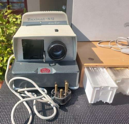 VINTAGE 1950S GERMAN BRAUN PAXIMAT N-12 SLIDE PROJECTOR WORKING