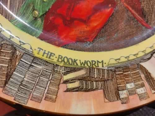 EXCEPTIONALLY RARE ROYAL DOULTON 1938 THE BOOKWORM YELLOW BORDER D5905WALL PLATE PROFESSIONAL SERIES