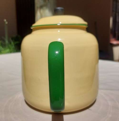LARGE CREAM WITH GREEN TRIMS 2,25L ENAMEL KANGO BRAND TEAPOT