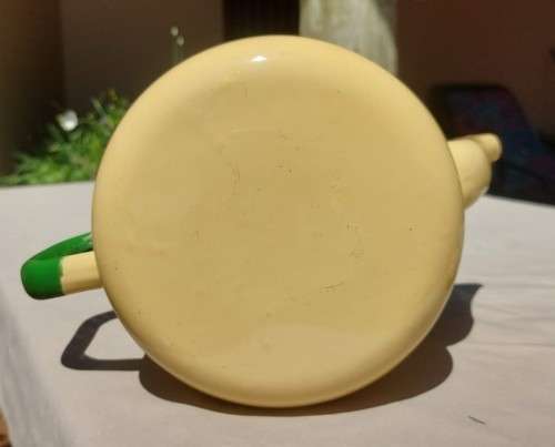 LARGE CREAM WITH GREEN TRIMS 2,25L ENAMEL KANGO BRAND TEAPOT