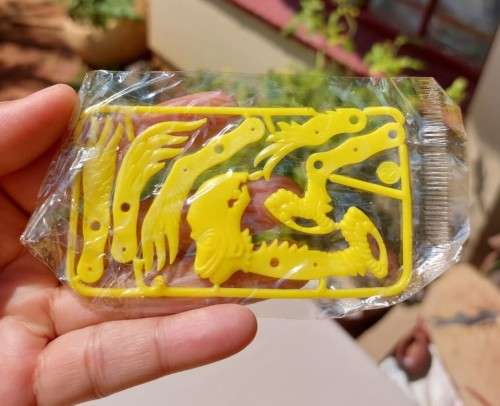 STRETCH ANIMALS RARE 1960S R&L CEREAL PLASTIC TOYS  6 PACKETS STILL SEALED AND UNOPENED JIG TOYS