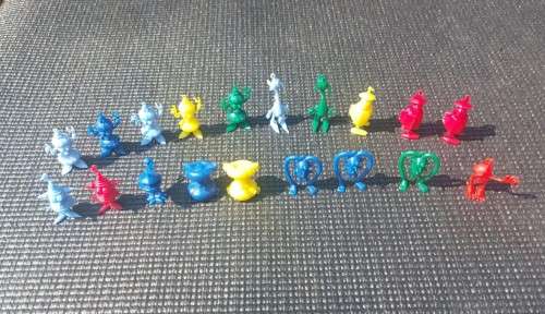 FUNNIE FRINGES 19 RARE 1960S R&L CEREAL PLASTIC TOYS  MEET SWINGE, SPINGE, SNIFFINGE AND NUTTINGE A