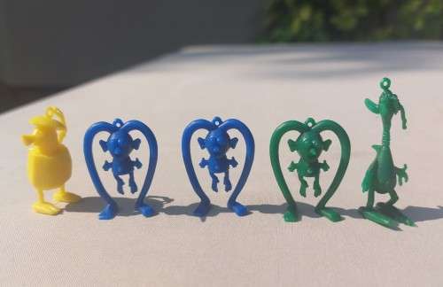 FUNNIE FRINGES 19 RARE 1960S R&L CEREAL PLASTIC TOYS  MEET SWINGE, SPINGE, SNIFFINGE AND NUTTINGE A