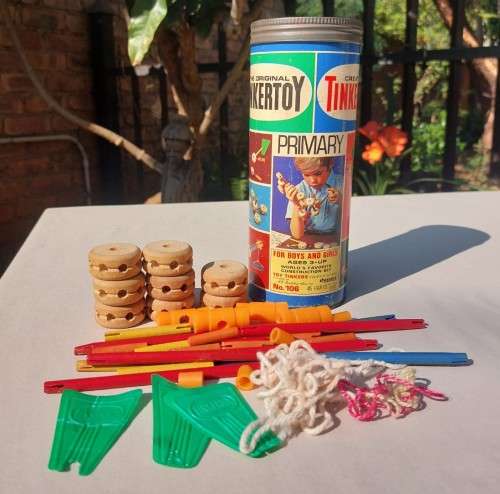 VINTAGE 1960S TINKERTOY  NO 106 AND NO 116 BUILDING SETS
