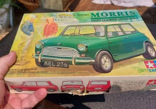 VINTAGE 1984 TAMIYA JAPAN 1:24 MORRIS MINI COOPER 1275S Mk1 PLASTIC MODEL KIT