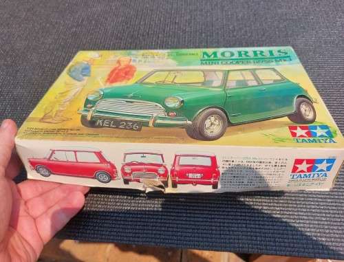 VINTAGE 1984 TAMIYA JAPAN 1:24 MORRIS MINI COOPER 1275S Mk1 PLASTIC MODEL KIT