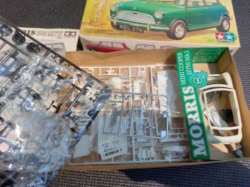 VINTAGE 1984 TAMIYA JAPAN 1:24 MORRIS MINI COOPER 1275S Mk1 PLASTIC MODEL KIT