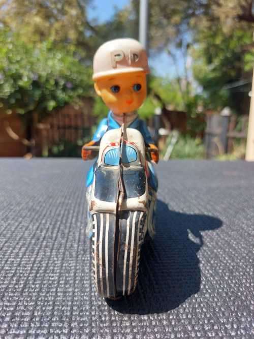 RARE VINTAGE 1950S HAJI JAPANESE MANUFACTURED TIN POLICEMAN NO 7 MOTORCYCLE