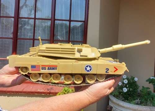 AWESOME 50CM LONG 1993 TOY STATE INDUSTRIAL US ARMY TANK LIGHTS SOUND MOVES SHAKES