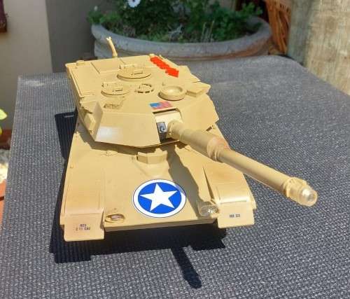AWESOME 50CM LONG 1993 TOY STATE INDUSTRIAL US ARMY TANK LIGHTS SOUND MOVES SHAKES