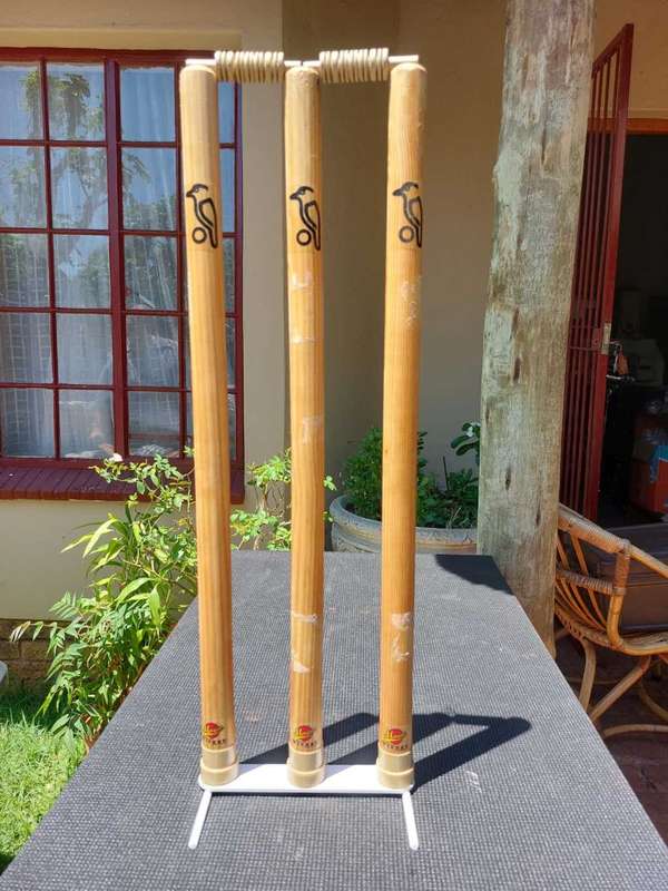 VINTAGE 1980S CRICKET SET WITH 2 FAMOUS CRICKET BATS: AN STUART SURRIDGE SS JUMBO AND A GRAY NICHOLS