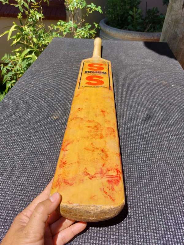 VINTAGE 1980S CRICKET SET WITH 2 FAMOUS CRICKET BATS: AN STUART SURRIDGE SS JUMBO AND A GRAY NICHOLS