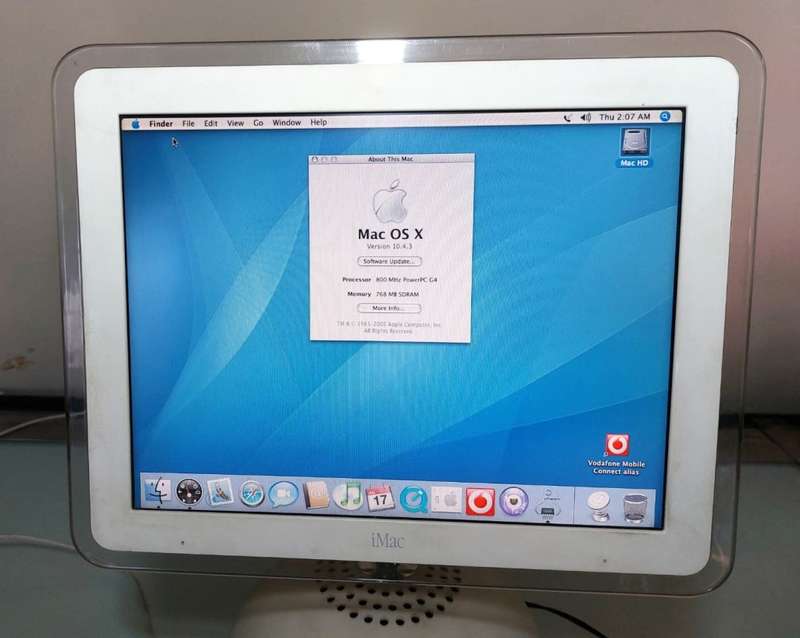 ICONIC APPLE G4 BALL IMAC FROM 2003 IN GOOD WORKING CONDITION