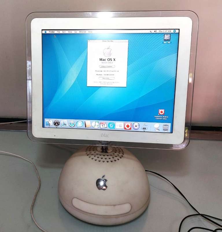ICONIC APPLE G4 BALL IMAC FROM 2003 IN GOOD WORKING CONDITION