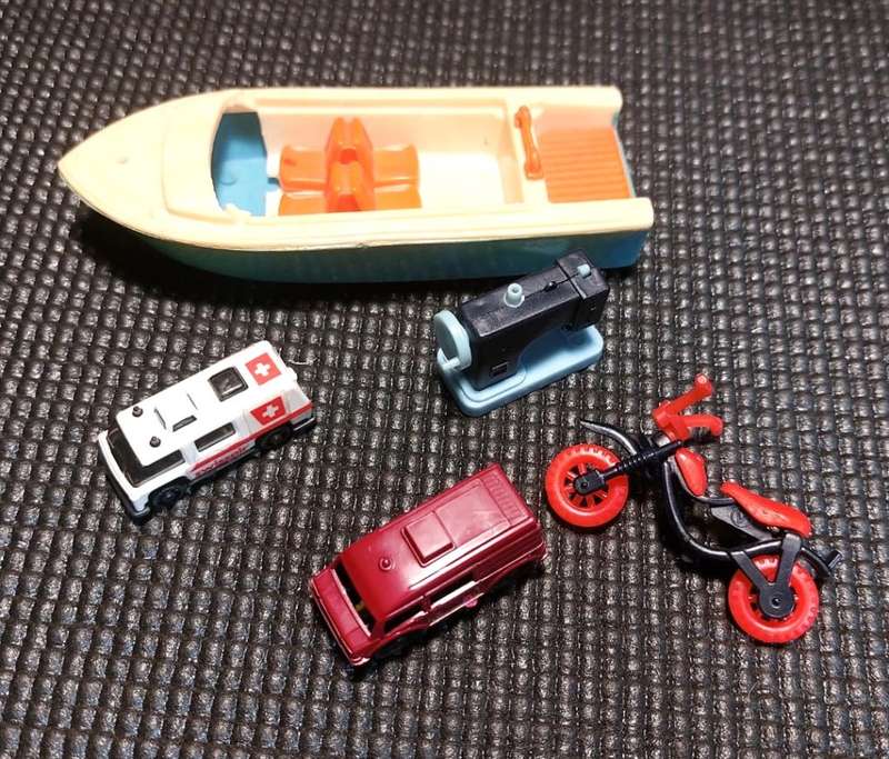 RARE KINDER SURPRISE EGG TOYS FROM THE 1980S