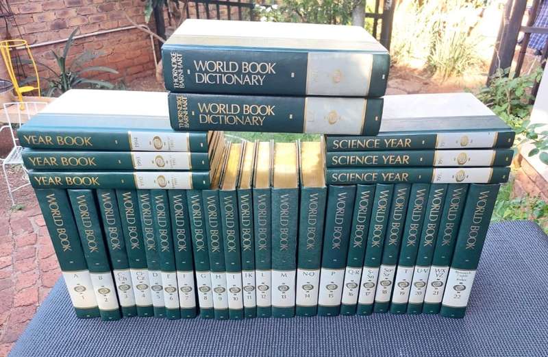COMPLETE SET OF 22 BOOKS 1991 WORLD BOOK ENCYCLOPEDIA PLUS DICTIONARY, SCIENCE YEAR AND YEAR BOOKS