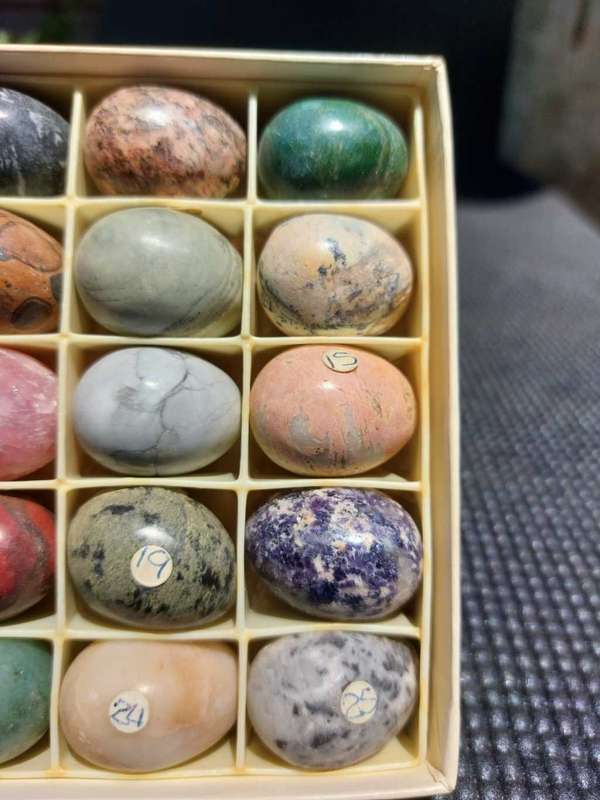 AWESOME MINI ROCK EGG COLLECTION COOL VINTAGE 1980S SOUTHERN AFRICAN 25x17MM OVAL EGGS