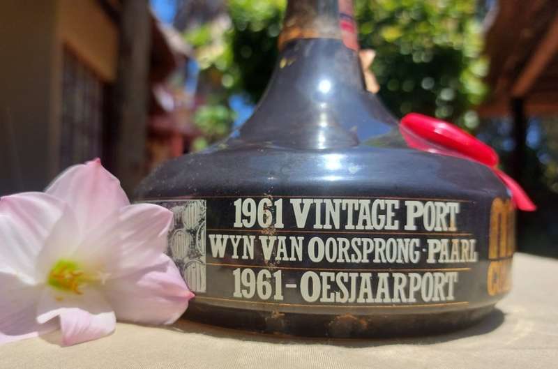 PAARL 300 YEAR ANNIVERSARY LIMITED EDITION RARE MONIS 1961 COLLECTORS PORT 3RD OF 5