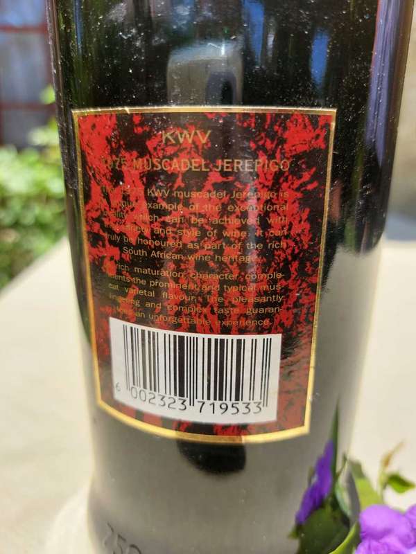 KWV 1975 ROBERTSON SUPERIOR MUSCADEL LIQUEUR WINE ALMOST IMPOSSIBLE TO GET!