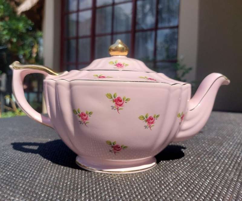 RARE 1930S SADLER ENGLAND DAINTY ROSES PINK TEAPOT
