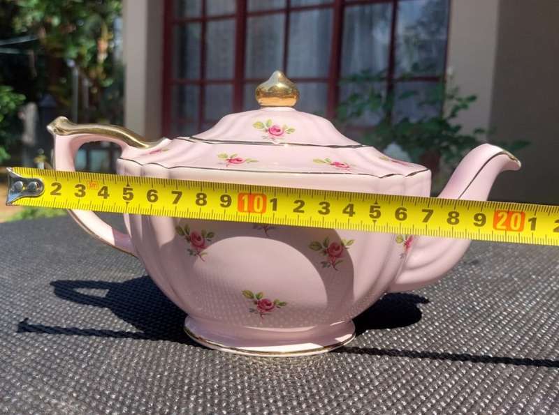 RARE 1930S SADLER ENGLAND DAINTY ROSES PINK TEAPOT
