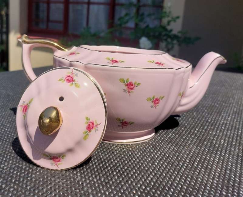 RARE 1930S SADLER ENGLAND DAINTY ROSES PINK TEAPOT