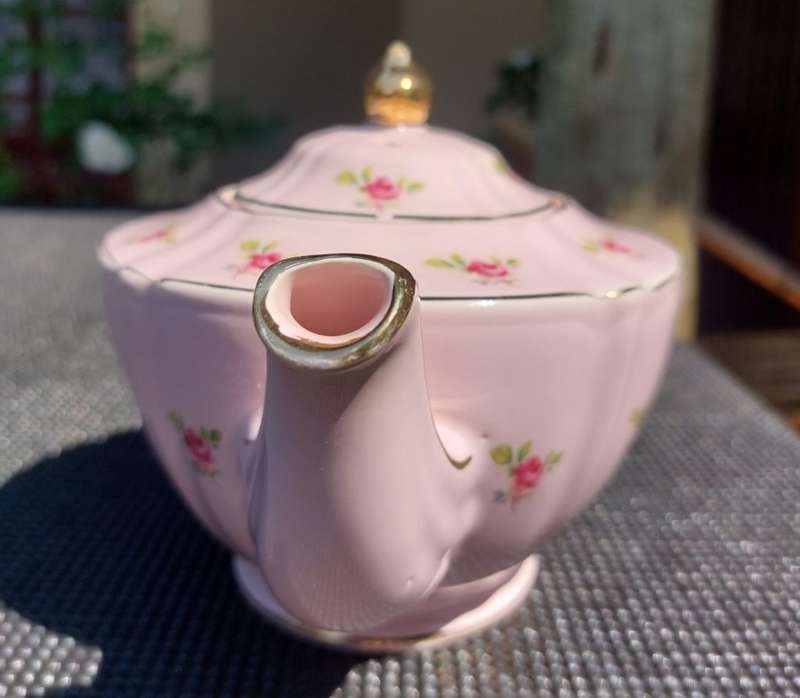 RARE 1930S SADLER ENGLAND DAINTY ROSES PINK TEAPOT