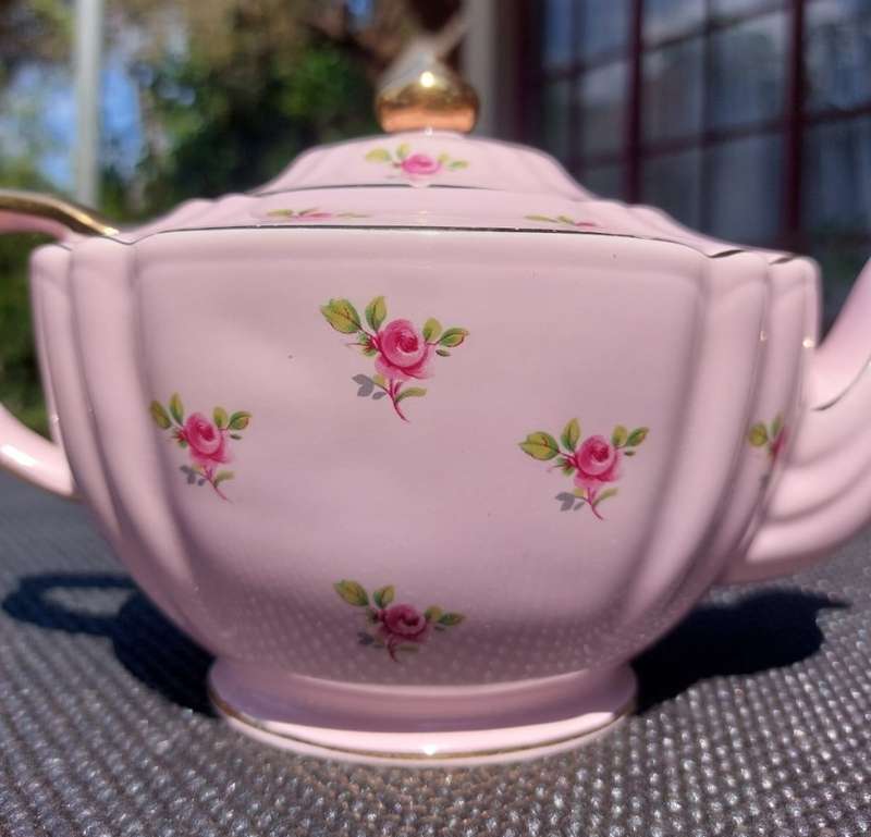 RARE 1930S SADLER ENGLAND DAINTY ROSES PINK TEAPOT