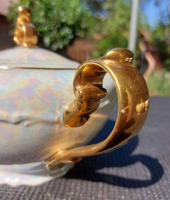 RARE 1950S GEBRUDER BENEDICT (GB) CZECH BOHEMIA IRRIDESCENT PEARL LUSTERWARE TEAPOT SUGAR MILK
