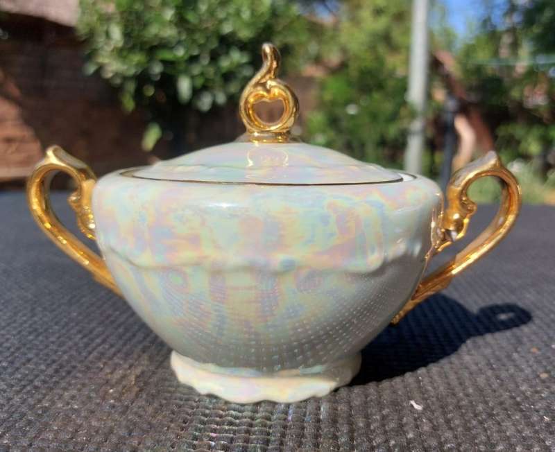 RARE 1950S GEBRUDER BENEDICT (GB) CZECH BOHEMIA IRRIDESCENT PEARL LUSTERWARE TEAPOT SUGAR MILK