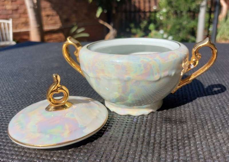 RARE 1950S GEBRUDER BENEDICT (GB) CZECH BOHEMIA IRRIDESCENT PEARL LUSTERWARE TEAPOT SUGAR MILK
