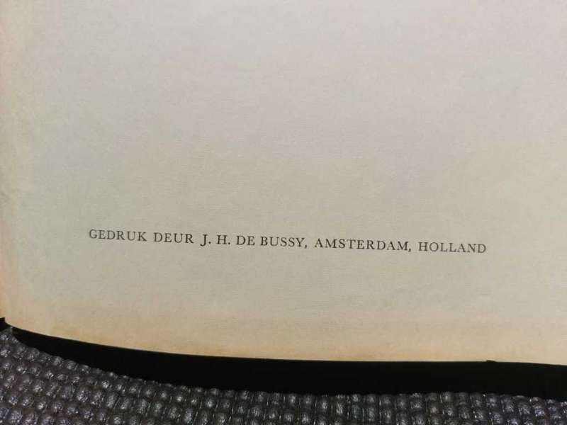 GOOD HARD COVER 1953 AFRIKAANSE FAMILIEBYBEL PRINTED BY JH DE BUSSY HOLLAND