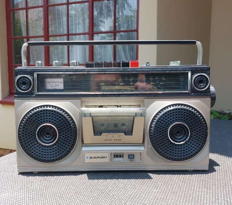 VINTAGE 1980S BLAUPUNKT (CROWN) CSC 830-F BOOMBOX GHETTOBLASTER IN GOOD WORKING CONDITION