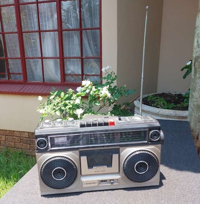 VINTAGE 1980S BLAUPUNKT (CROWN) CSC 830-F BOOMBOX GHETTOBLASTER IN GOOD WORKING CONDITION