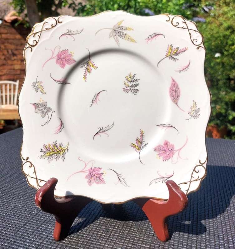 VINTAGE 1950S TUSCAN FINE ENGLISH BONE CHINA WINDSWEPT PATERN CAKE PLATE