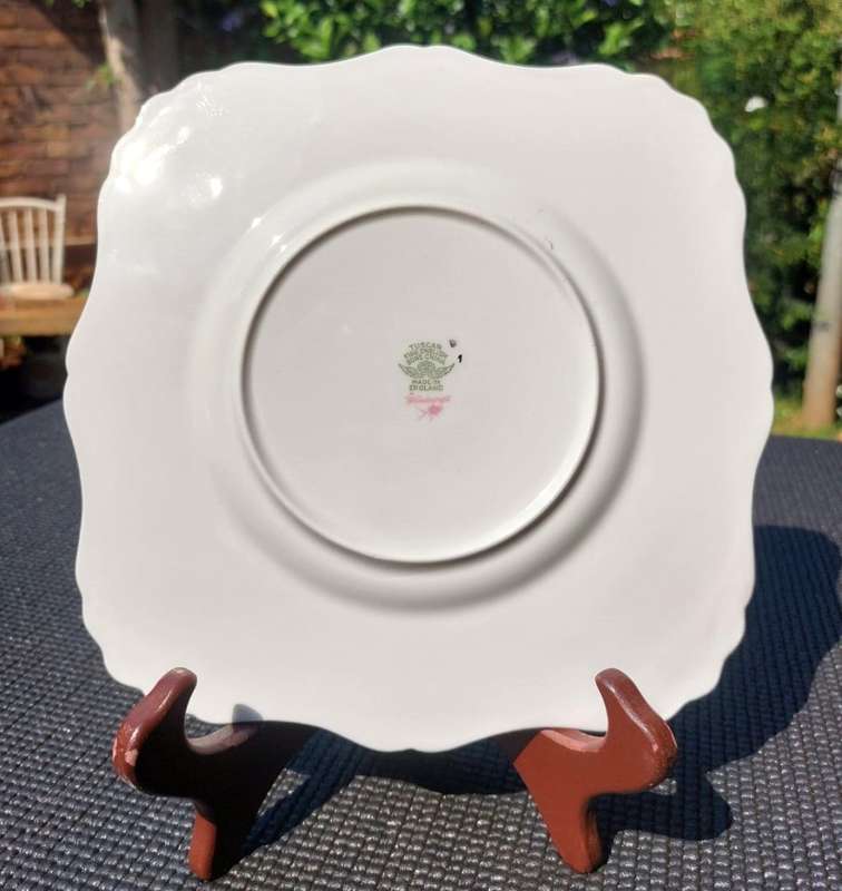 VINTAGE 1950S TUSCAN FINE ENGLISH BONE CHINA WINDSWEPT PATERN CAKE PLATE