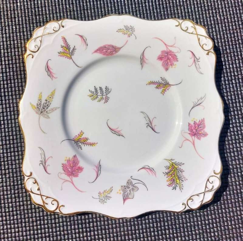 VINTAGE 1950S TUSCAN FINE ENGLISH BONE CHINA WINDSWEPT PATERN CAKE PLATE