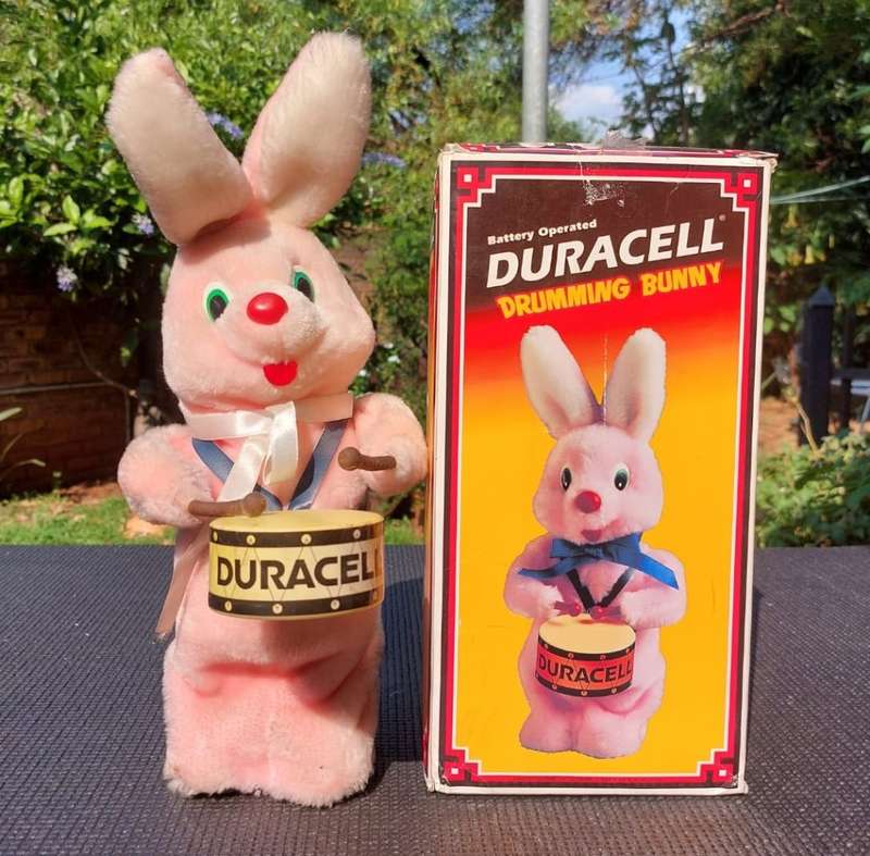 VINTAGE 1980S DURACELL DRUMMING BUNNY  MOTOR RUNNING BUT STOPPED PLAYING
