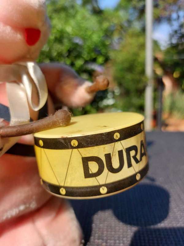 VINTAGE 1980S DURACELL DRUMMING BUNNY  MOTOR RUNNING BUT STOPPED PLAYING