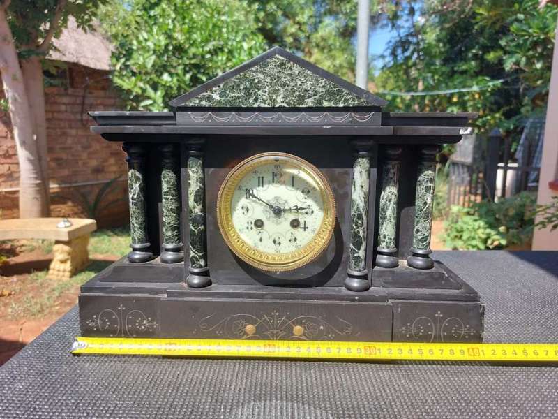 FRENCH SLATE-CASED HEAVY 14KG BLACK MARBLE SIX PILLAR ANTIQUE MANTLE CLOCK KEEPS TIME BUT NOT STRIKE
