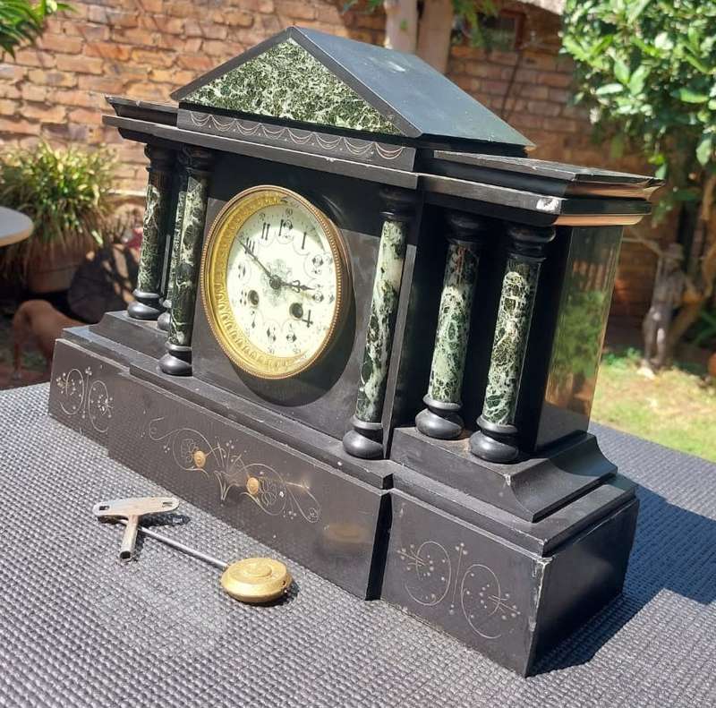 FRENCH SLATE-CASED HEAVY 14KG BLACK MARBLE SIX PILLAR ANTIQUE MANTLE CLOCK KEEPS TIME BUT NOT STRIKE
